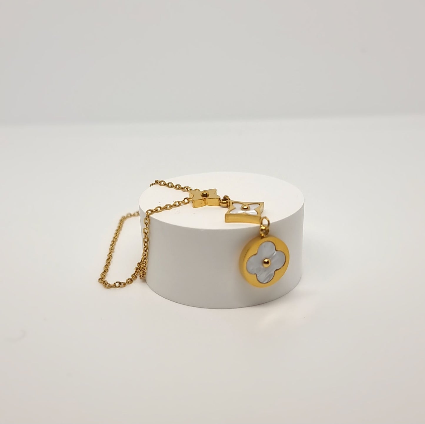 White Drop Link Pendant Necklace