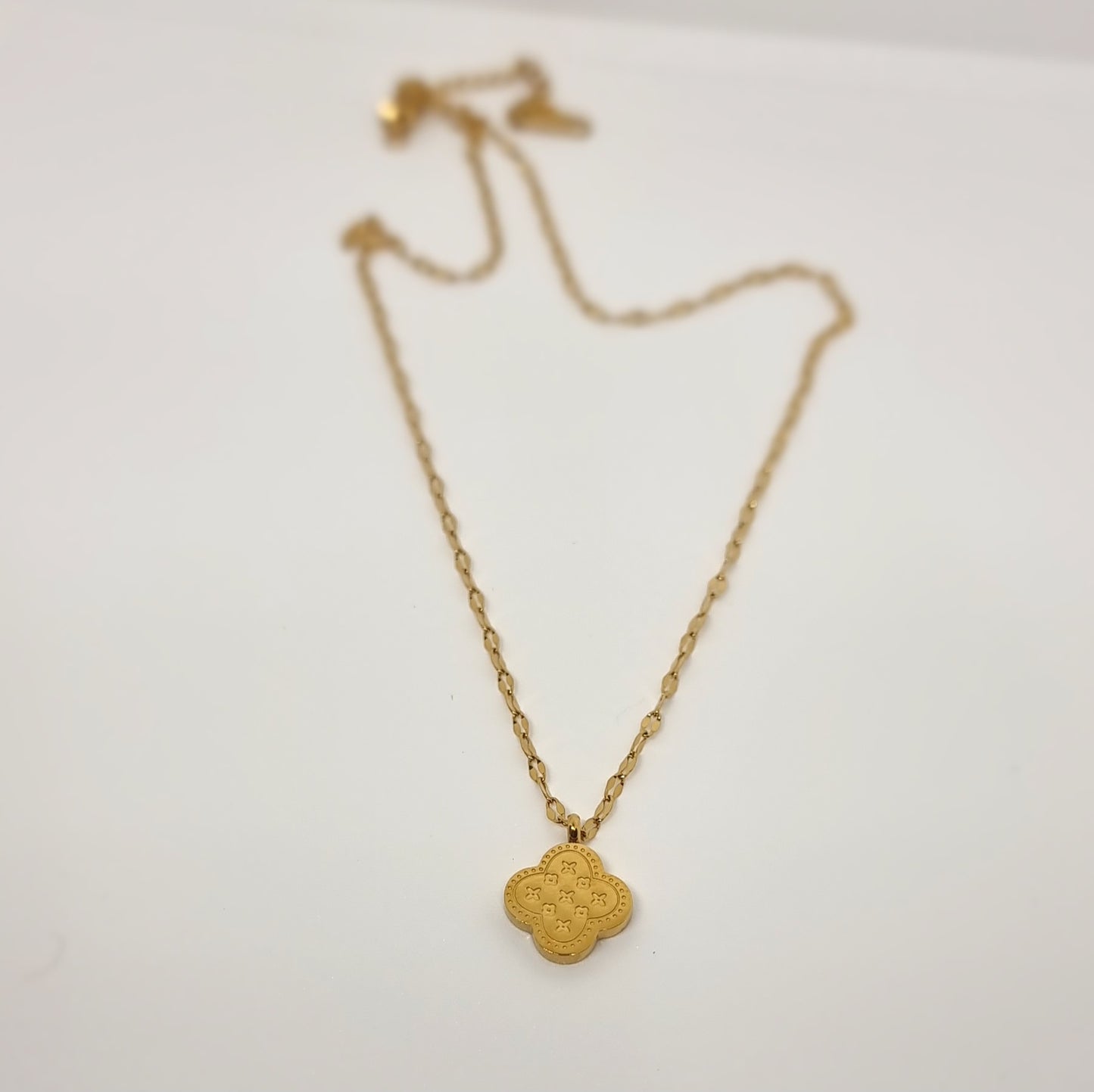 Gold Single Four-Leaf Clover Pendant Necklace