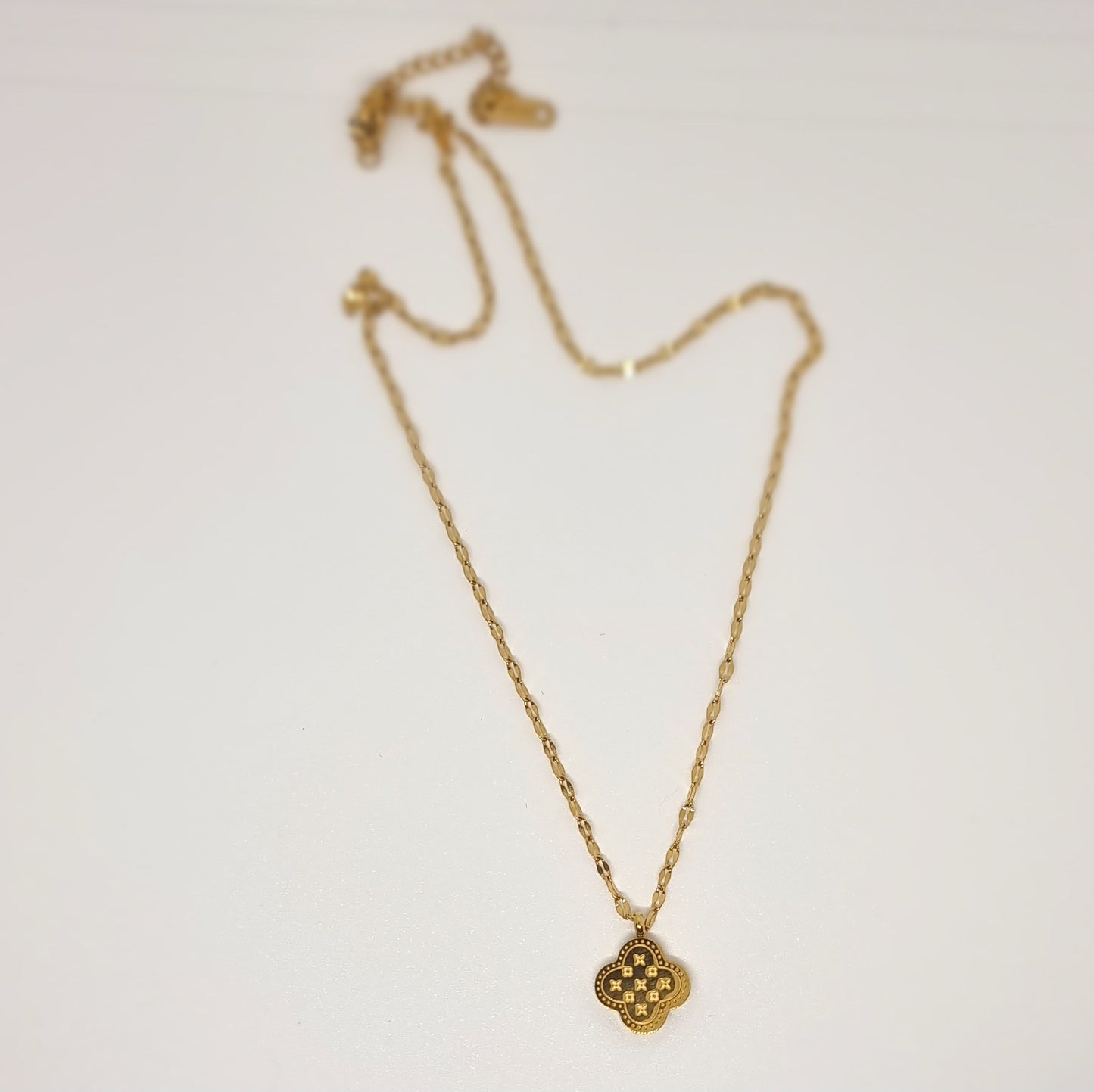 Gold Single Four-Leaf Clover Pendant Necklace