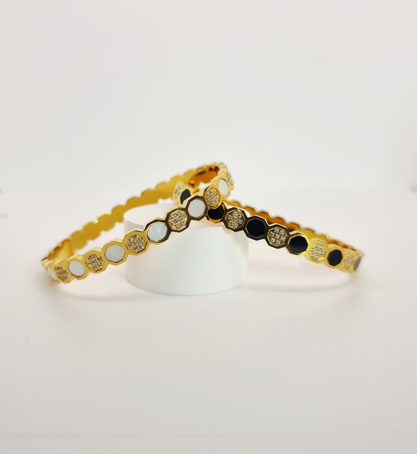 White and Gold Circle Bangle