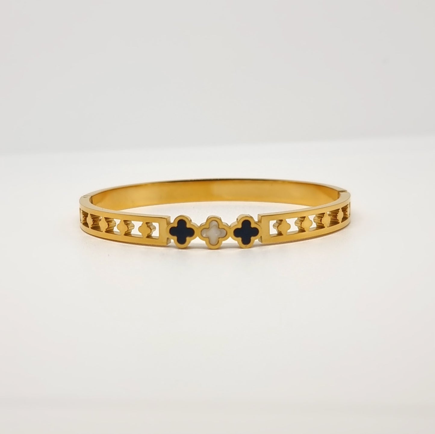 Black & White Four-Leaf Clover Bangle