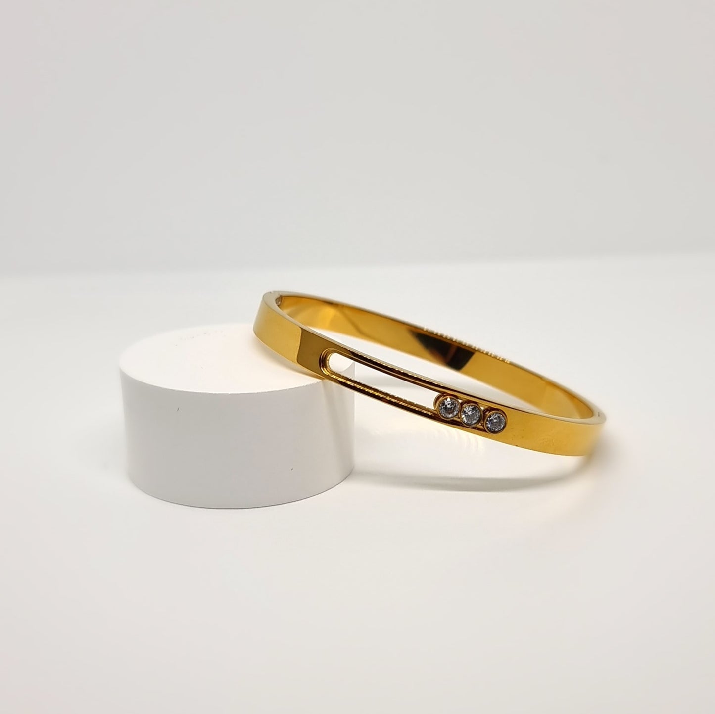 Three Diamond Clip Bangle