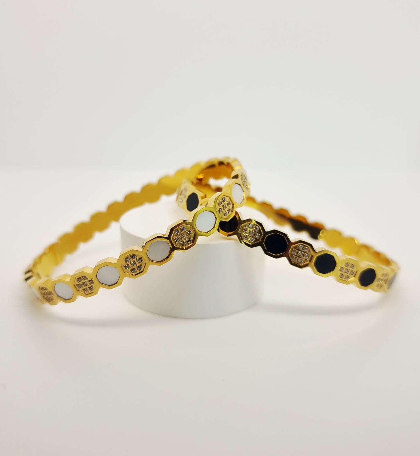 Black and Gold Circle Bangle