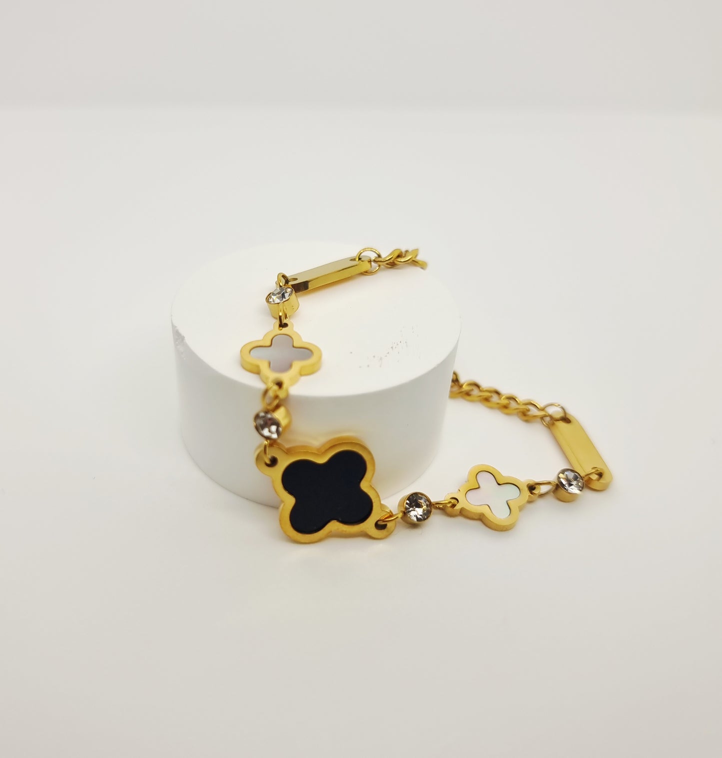 Black and White Clover Diamond Bracelet