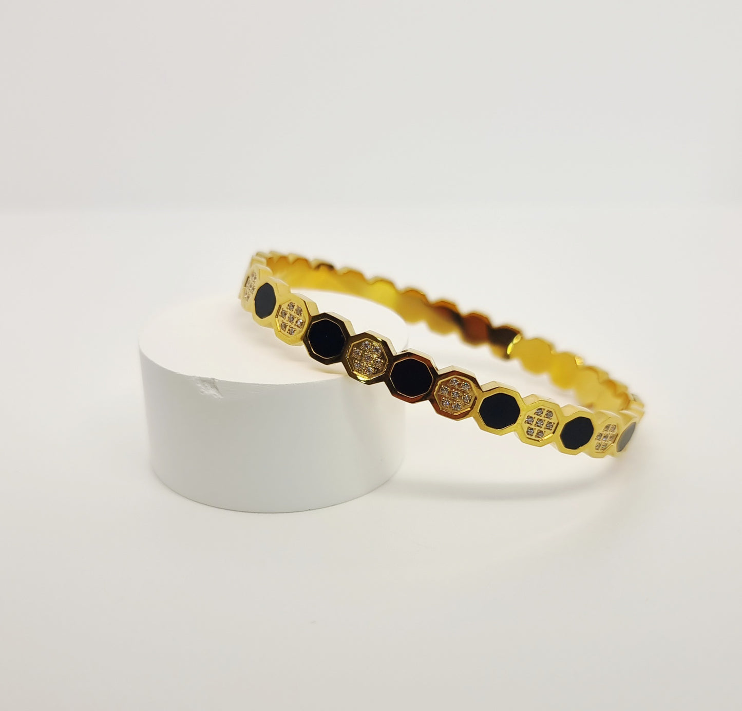 Black and Gold Circle Bangle