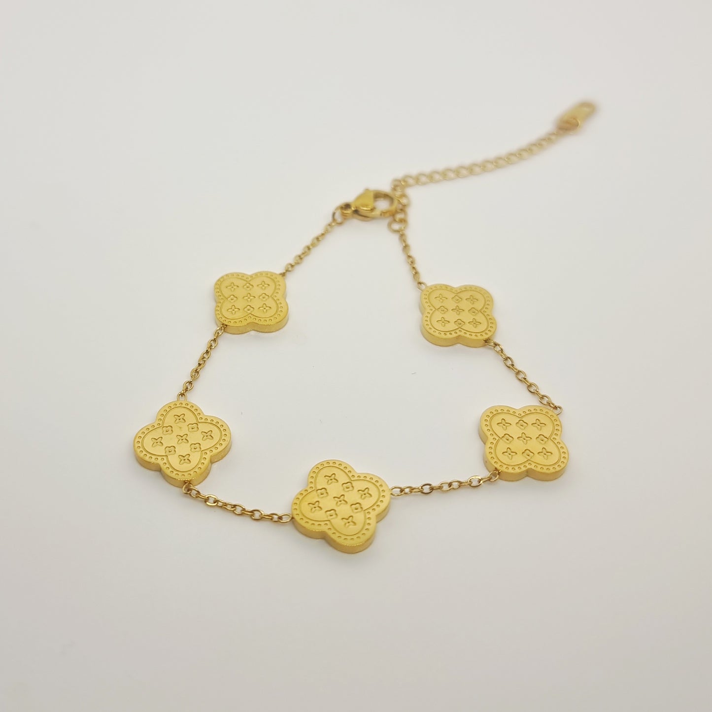 15mm Gold Pattern Four-Leaf Clover Bracelet