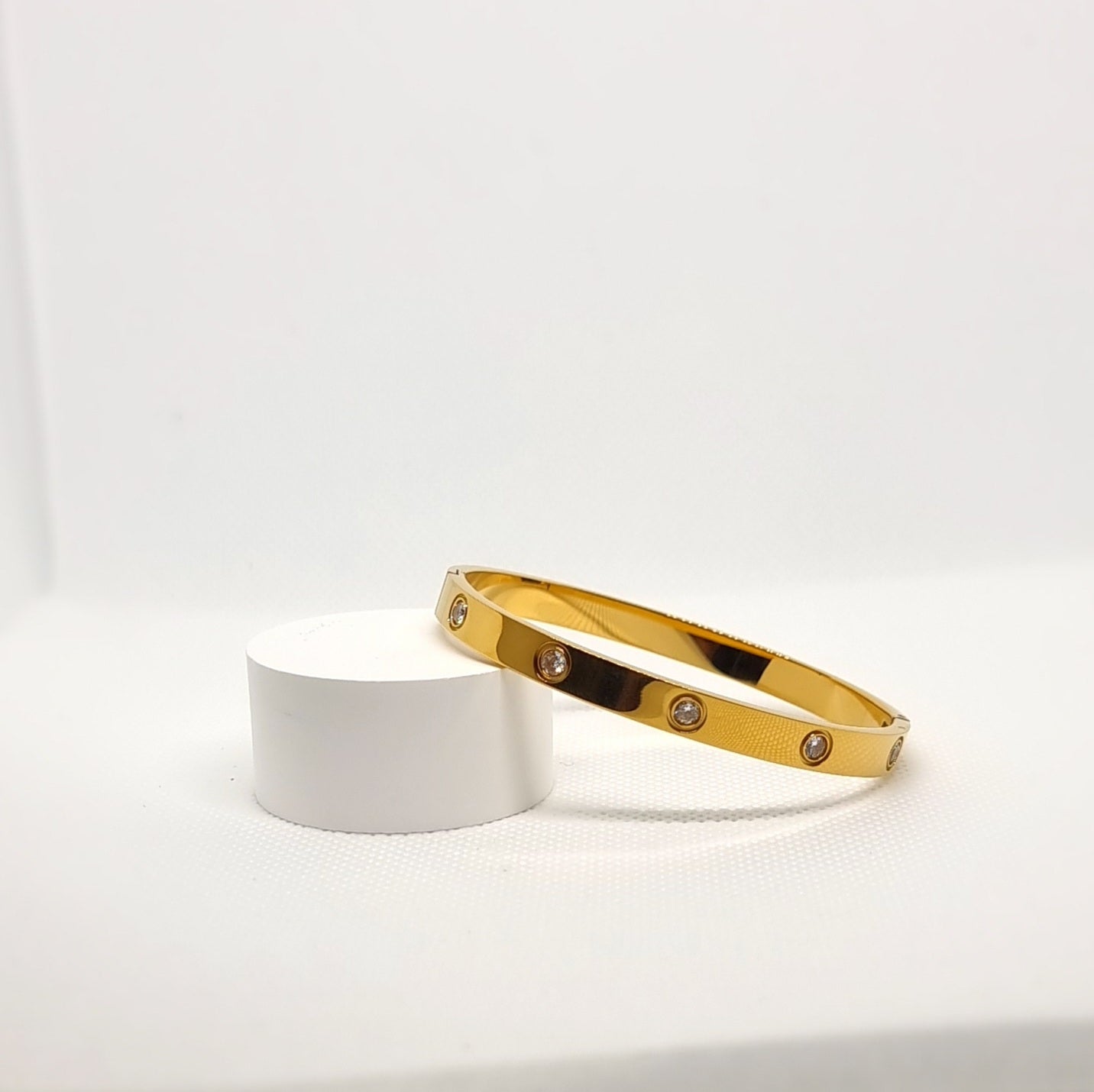 Round Diamond Bangle