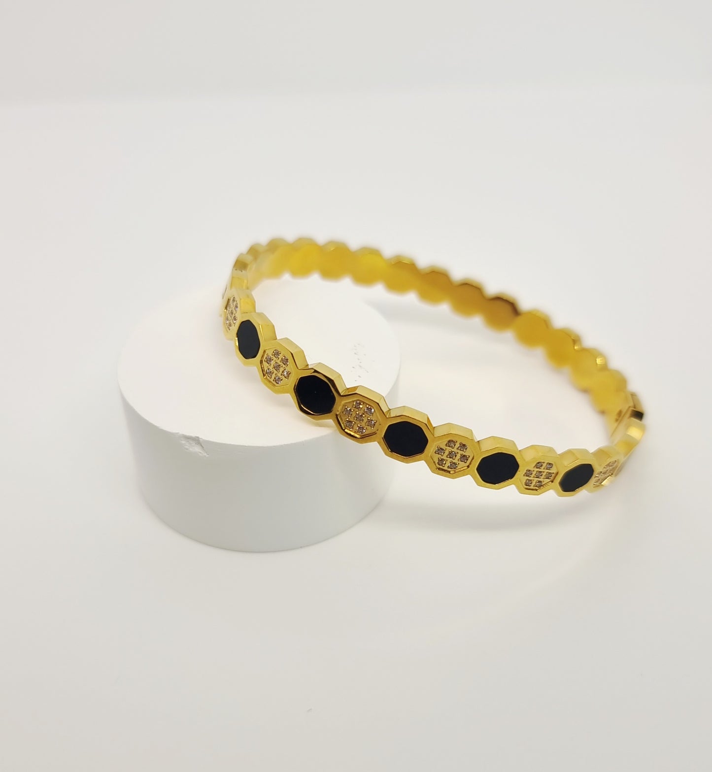 Black and Gold Circle Bangle