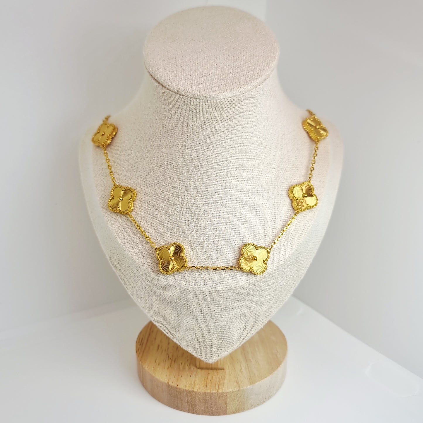Gold Four-Leaf Clover Chain Set