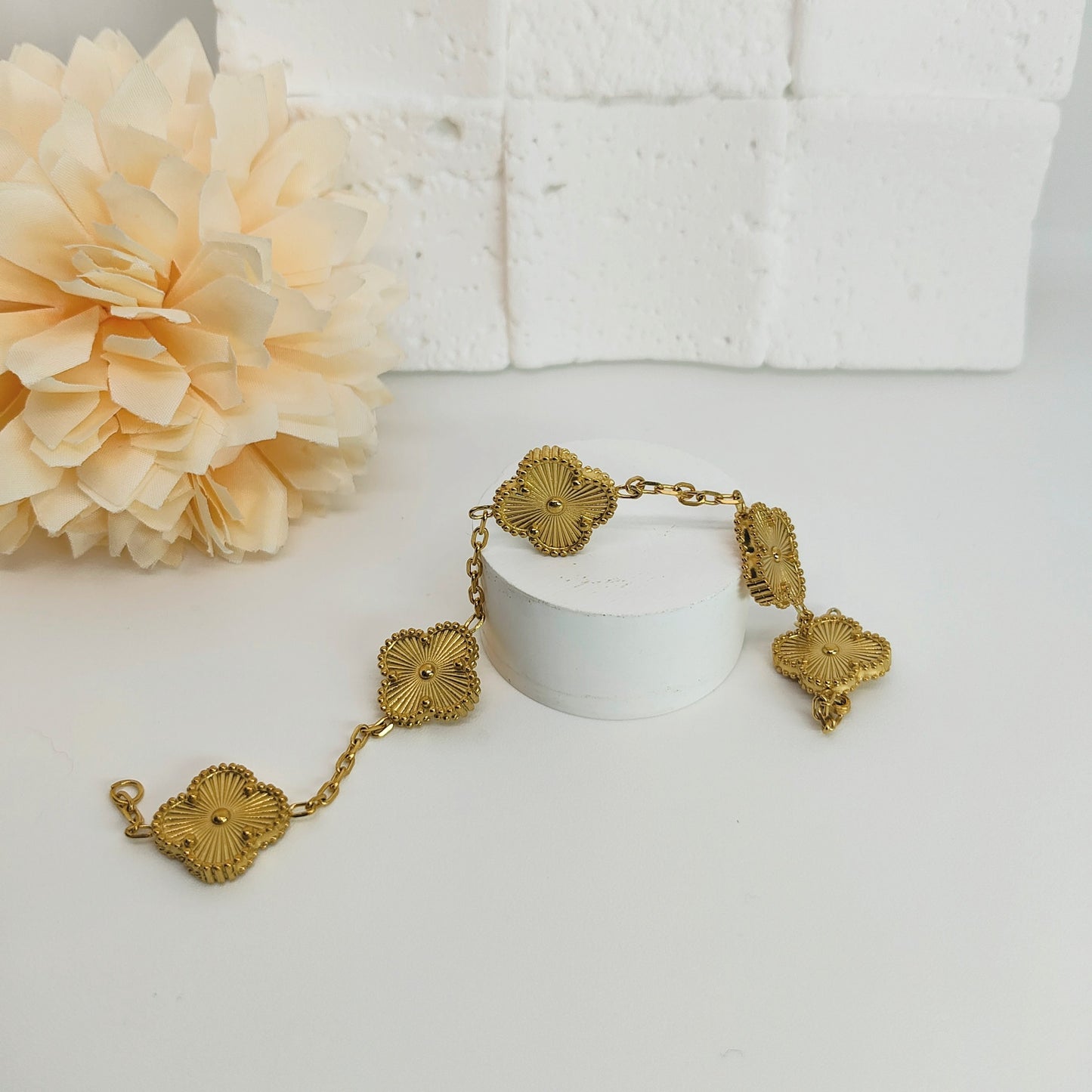 15mm Gold Four-Leaf Clover Chain Bracelet