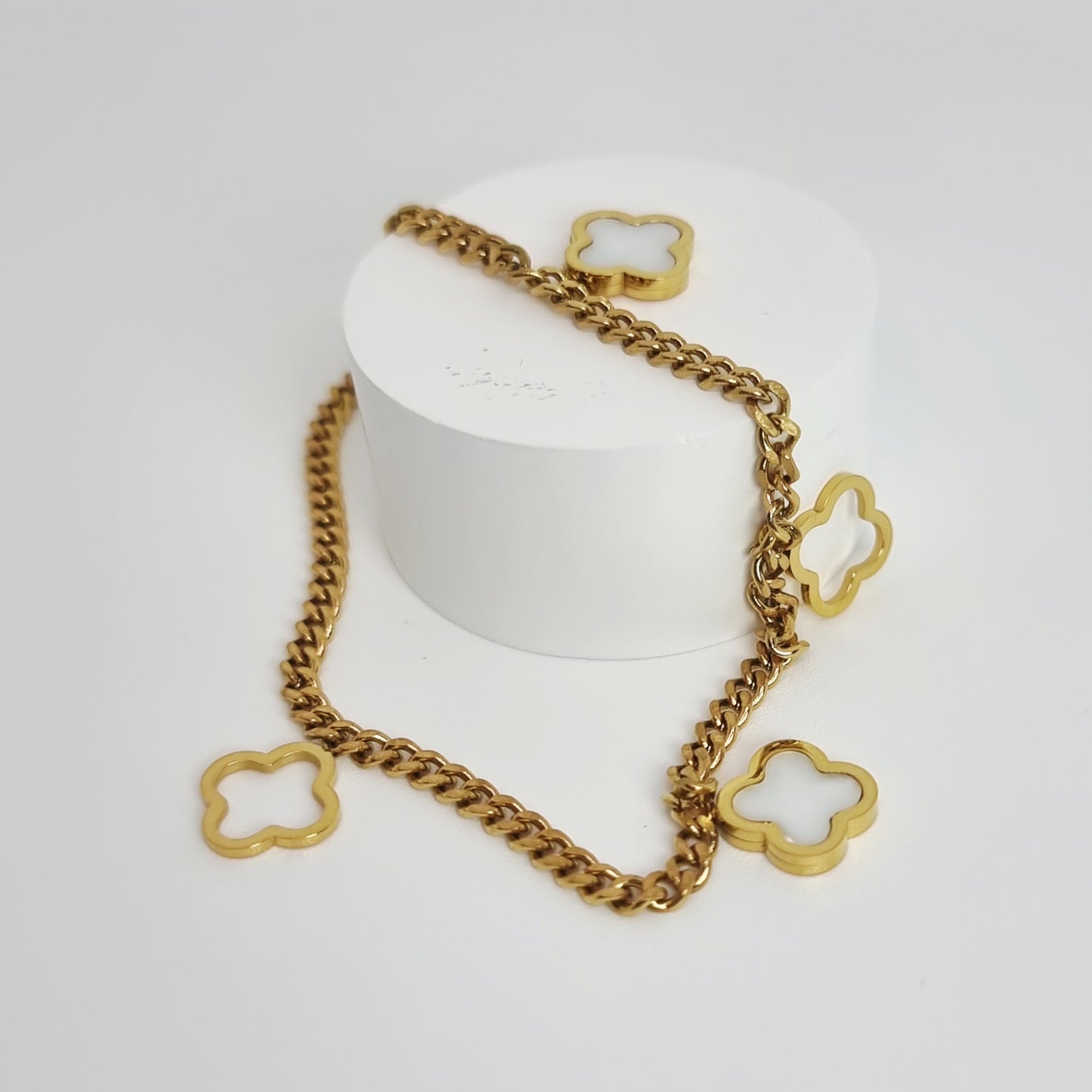 White After Gold Four-Leaf Clover Necklace