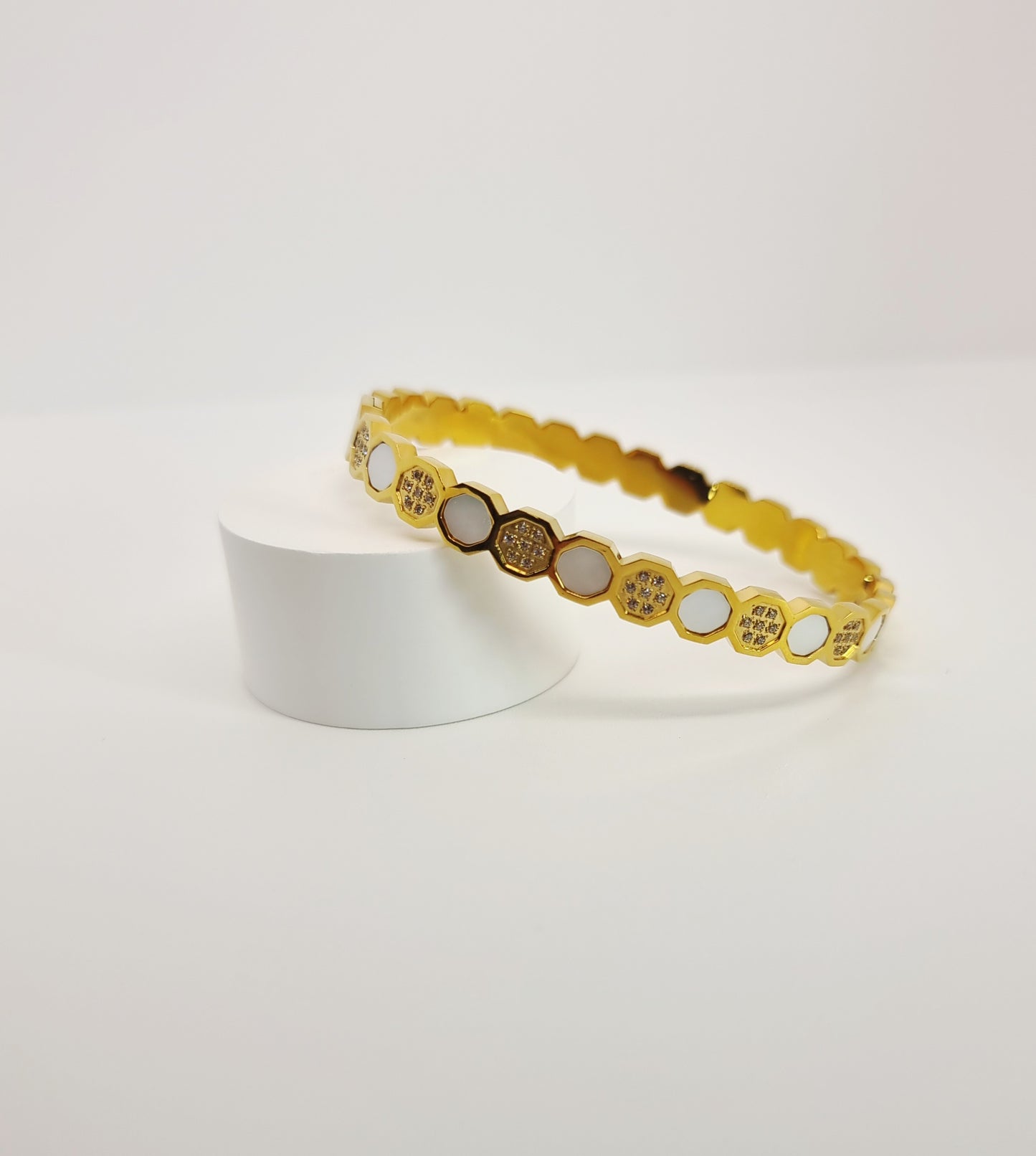 White and Gold Circle Bangle
