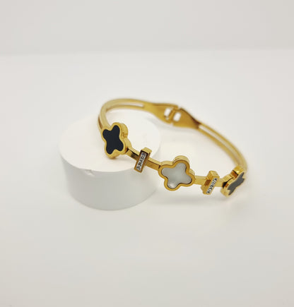 Black and White Clover Diamond Bangle