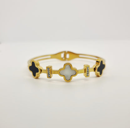 Black and White Clover Diamond Bangle
