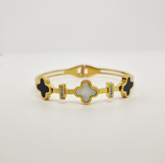 Black and White Clover Diamond Bangle