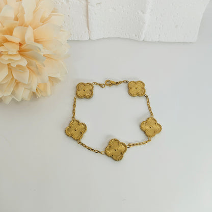15mm Gold Four-Leaf Clover Chain Bracelet
