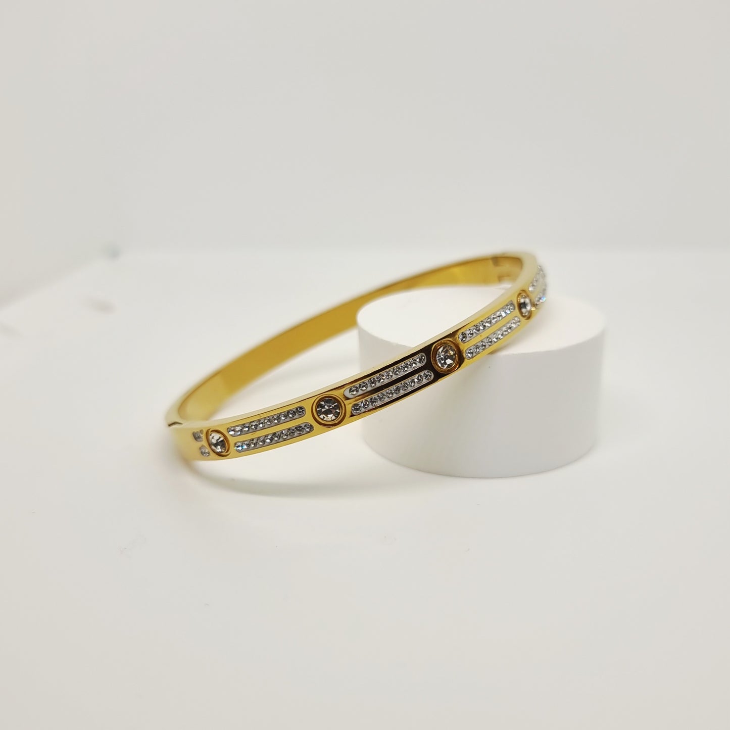 Line Diamond Bangle