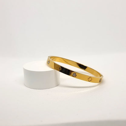 Diamond Clover Bangle