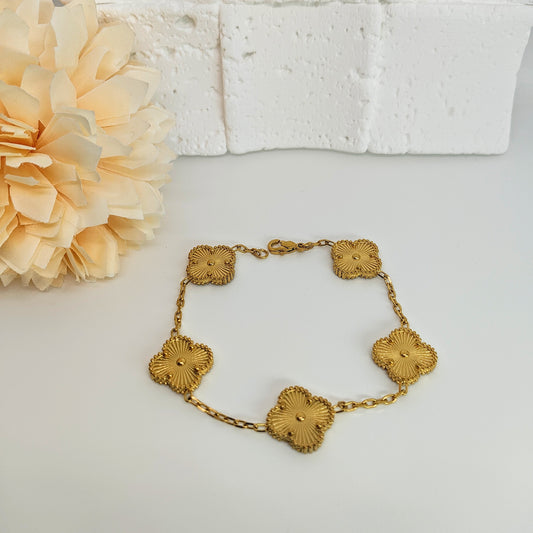 15mm Gold Four-Leaf Clover Chain Bracelet